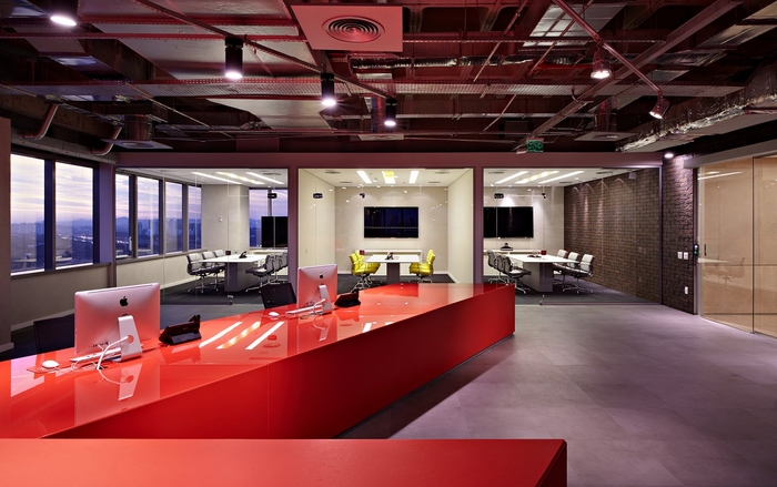 盤點(diǎn)備受企業(yè)青睞的個性集裝箱辦公室裝修案例